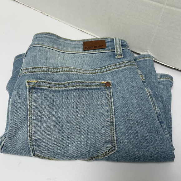 Judy Blue Pants - Judy Blue Hi-Rise Mid Length Light Wash Denim Jean Shorts Size XL Style #15220